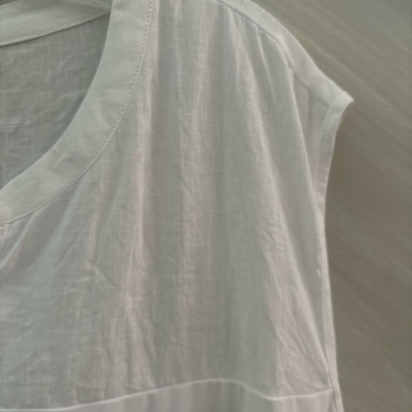 Nic+Zoe 3X White V-Neck Sleeveless Mixed Material (Linen/Polyester)Blouse - Picture 4 of 11